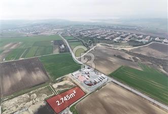 ArnavutKöy YeşilBayır Mahallesinde 2.745m² Tek Tapu İmarlı Arsa