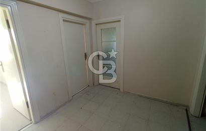 BAŞİSKELE SAHİLDE MANZARALI İÇİ YAPILI SATILIK 3+1 ARA KAT DAİRE