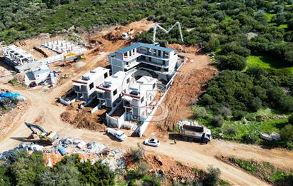 İzmir Yeni Foça'da Satılık 6 adet Deniz Manzaralı 3+1 Villa