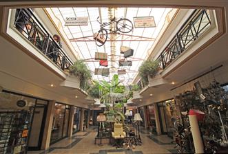 İzmir Konak Kemeraltı Antikacılar Çarşısında Satılık Dükkanlar