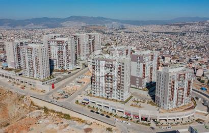 Yenitepe İzmir Havuzlu Site Balkonlu Kiralık 1+1 Ara Kat Daire