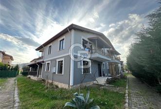 Serdivan da Trafik Park Yanı Site İçi 6+1 Kiralık Villa