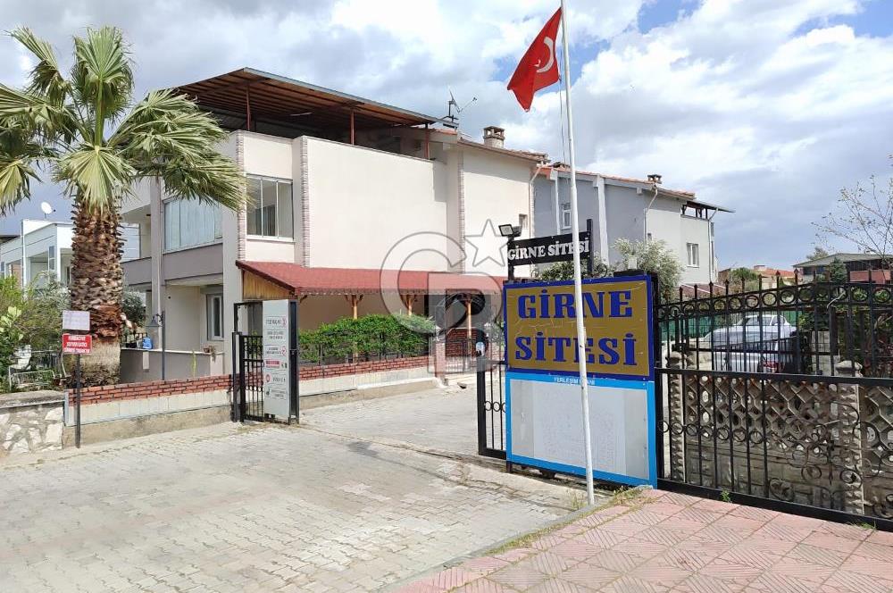 Manisa Güzelyurt'da Manas Caddesi Üzerinde Satılık 4+1 Villa