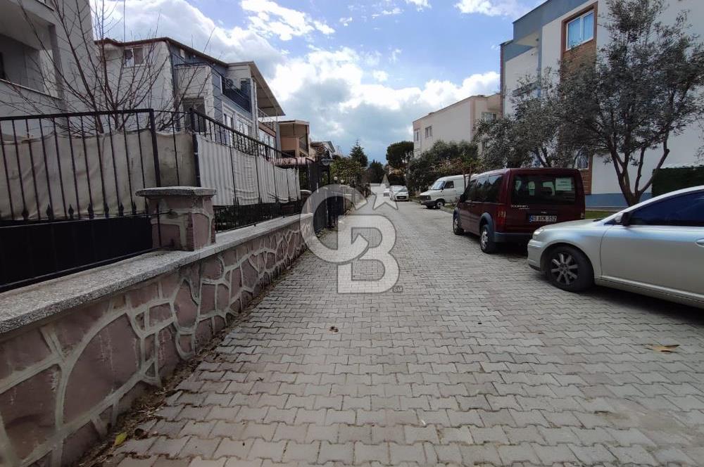 Manisa Güzelyurt'da Manas Caddesi Üzerinde Satılık 4+1 Villa