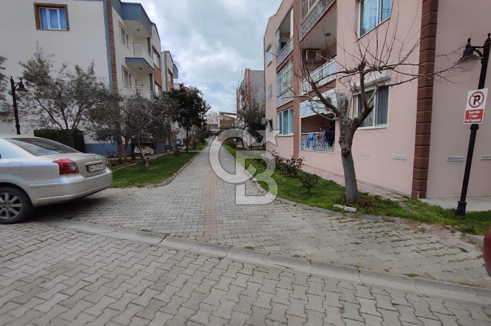 Manisa Güzelyurt'da Manas Caddesi Üzerinde Satılık 4+1 Villa