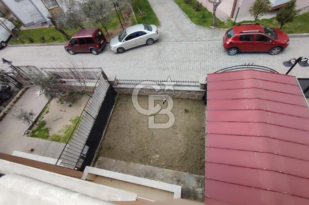 Manisa Güzelyurt'da Manas Caddesi Üzerinde Satılık 4+1 Villa