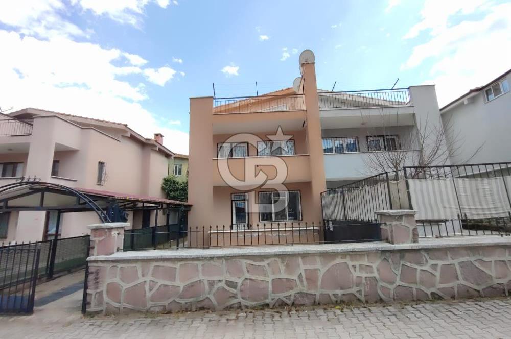 Manisa Güzelyurt'da Manas Caddesi Üzerinde Satılık 4+1 Villa