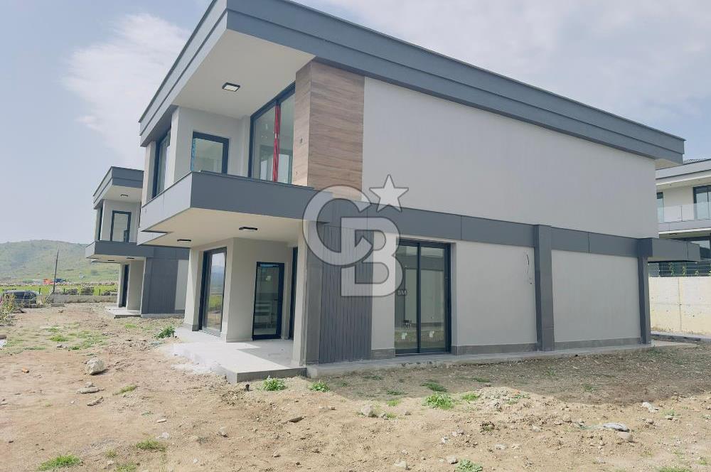 CB Ofis'ten Gülbahçe Noran Village Sitesinde Satılık 5+1 Villa