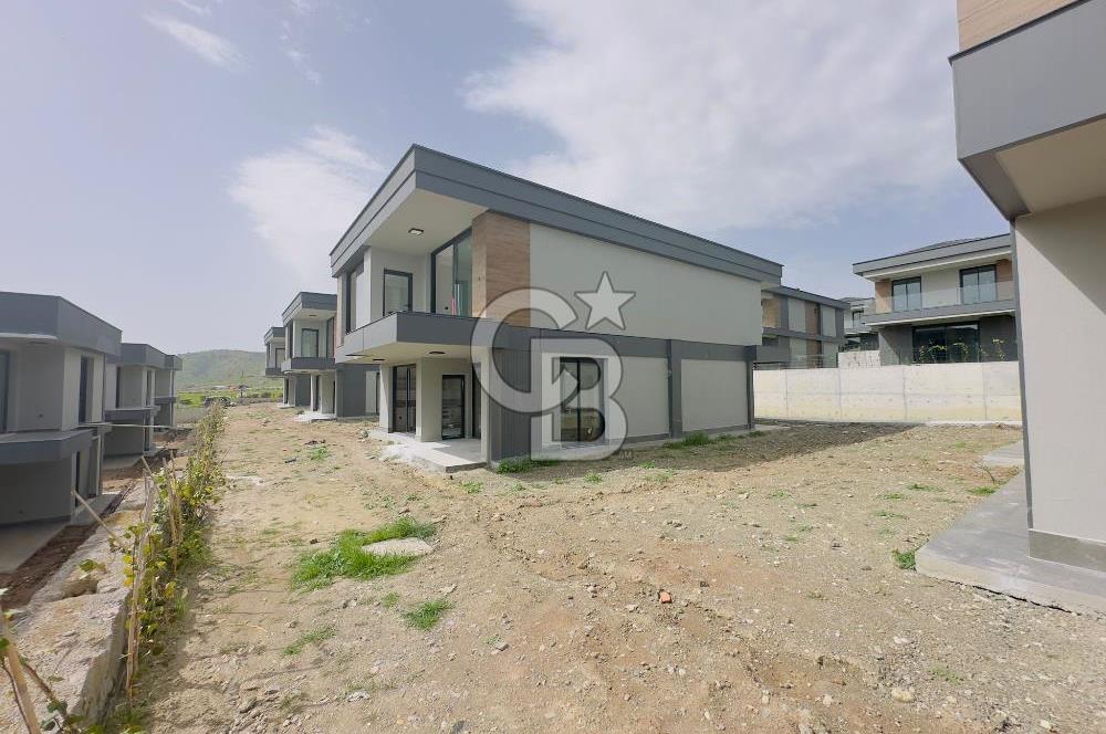 CB Ofis'ten Gülbahçe Noran Village Sitesinde Satılık 5+1 Villa