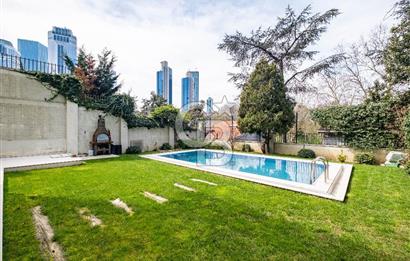 Levent'te Büyük Bahçeli Havuzlu & Otoparklı SATILIK Villa