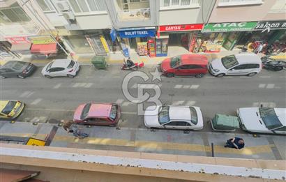 Üçyol ;Betonyol Cadde Üzeri Satılık 3+1 100 m2 Arakat Daire