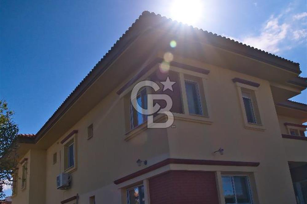 ÇEŞME ÇİFTLİKKÖY DE FULL DENİZ MANZARALI 14 ODALI SATILIK MALİKANE