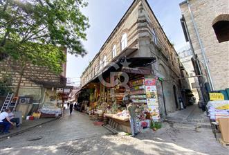 İstanbul'un Merkezi Eminönü'nde 40 m2 Satılık Tarihi Dükkan