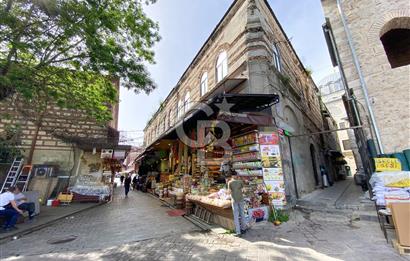 İstanbul'un Merkezi Eminönü'nde 40 m2 Satılık Tarihi Dükkan
