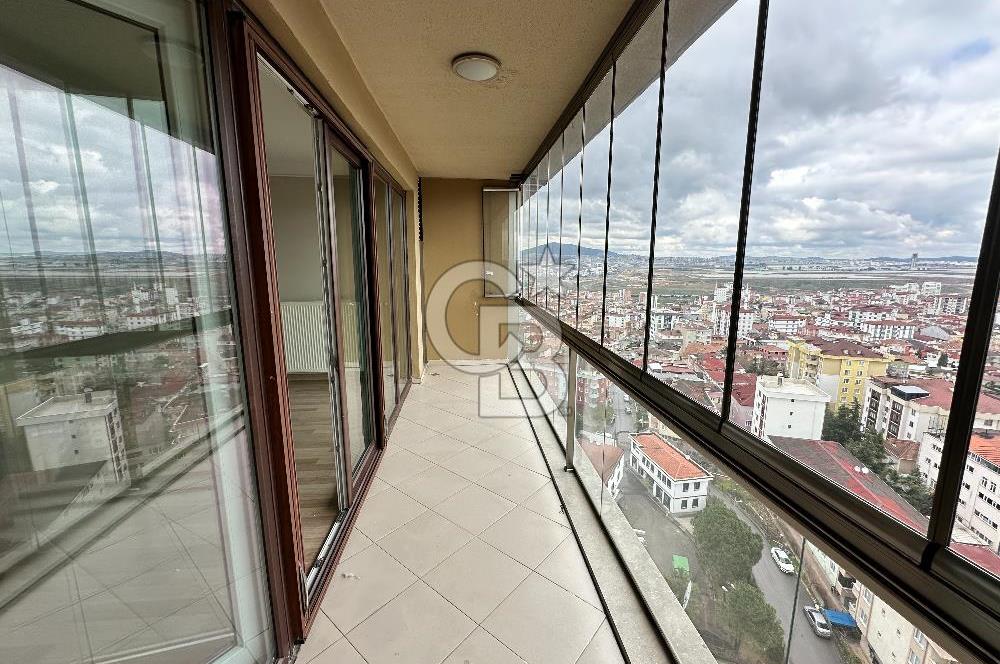 Tuzla Evora sitesinde yüksek kira getirili 2+1 satılık daire