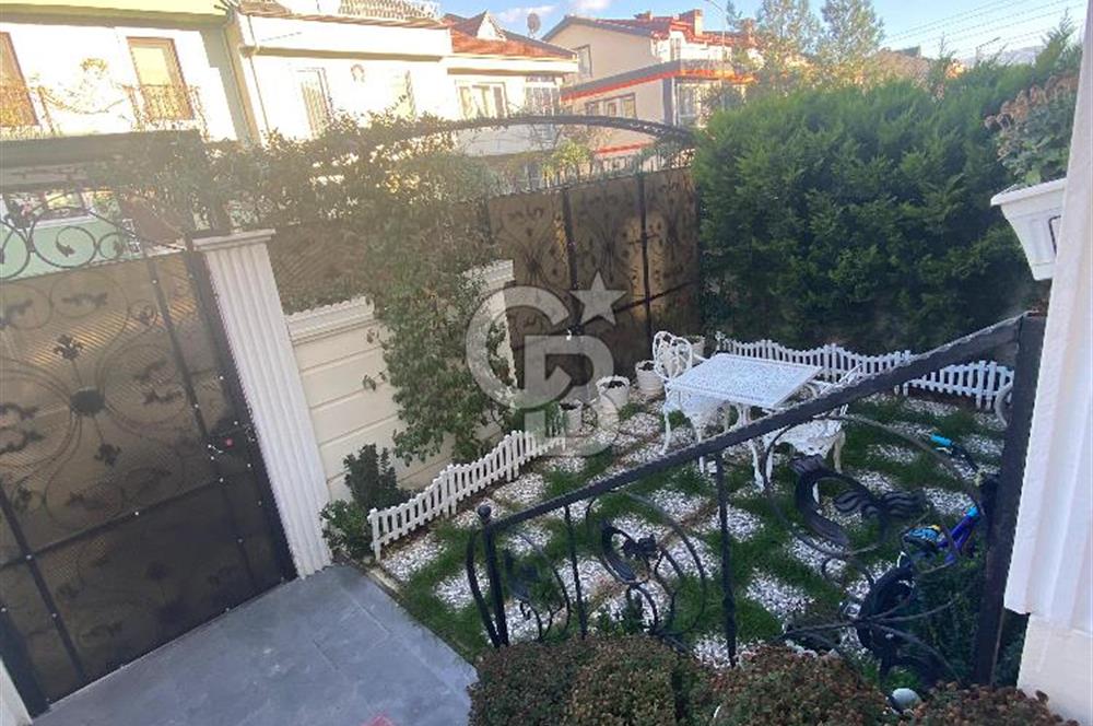 Altınşehir'de Satılık 5+1 Dört Yaşında Tripleks Villa
