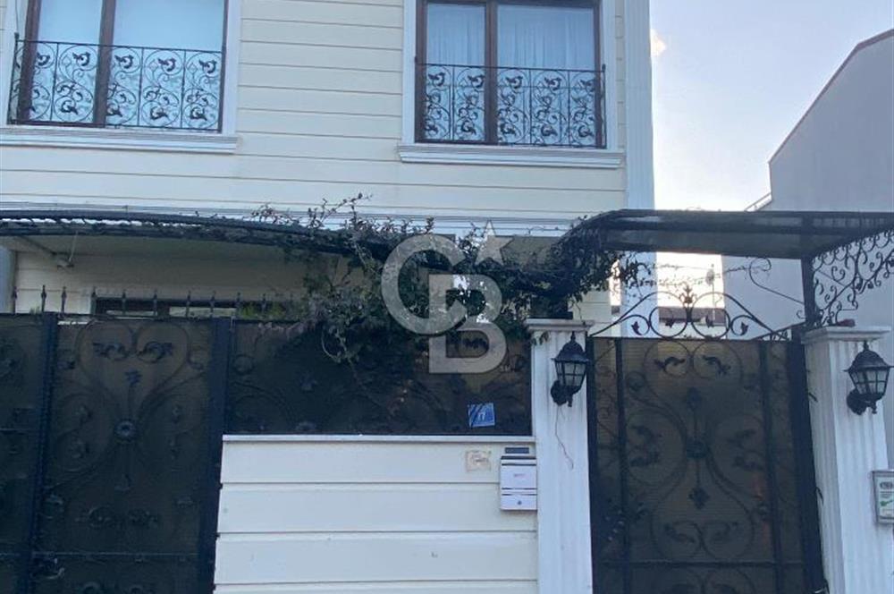 5+1 Four Years Old Triplex Villa For Sale in Altınşehir