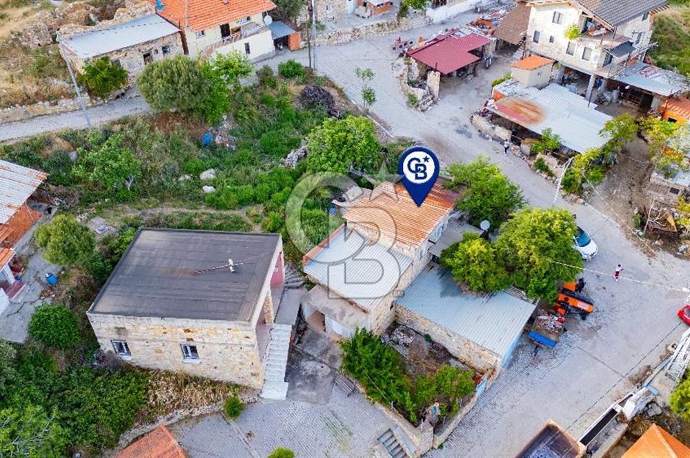 Foça Kocamehmetler Köy İçinde Satılık Rum Evi