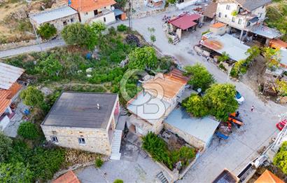 Foça Kocamehmetler Köy İçinde Satılık Rum Evi