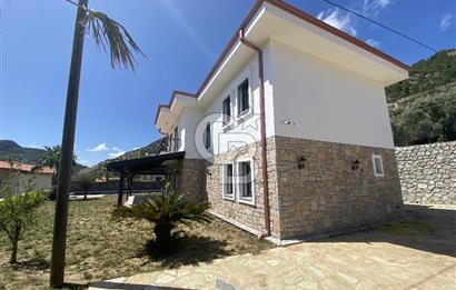 Datça Emecik'te Havuzlu Deniz Manzaralı Villa