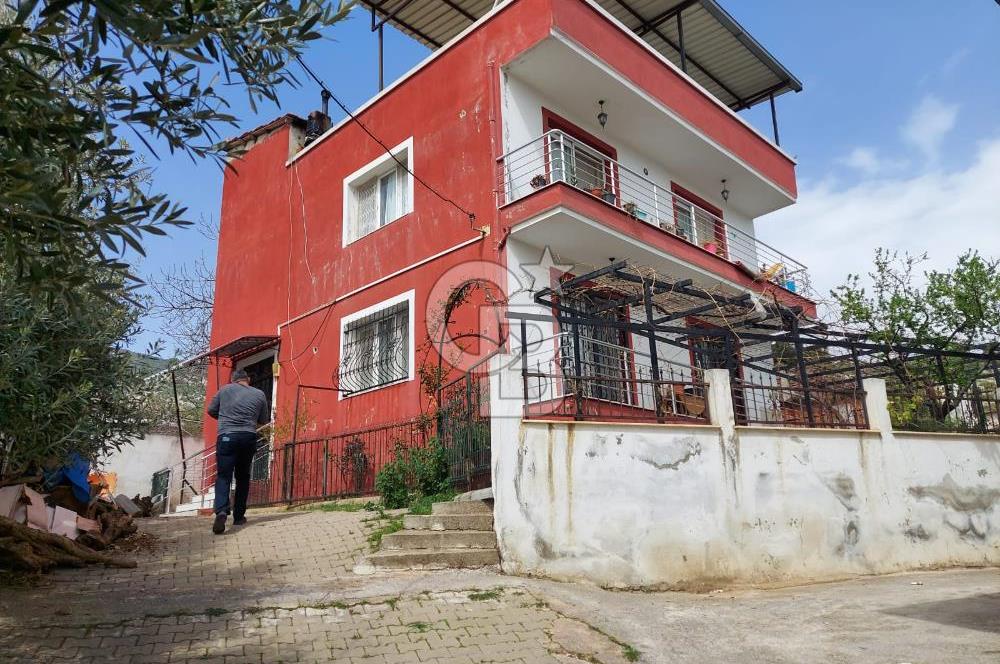 Kemalpaşa Çambel de müstakil bahçeli 2+1 ev Araç takaslı