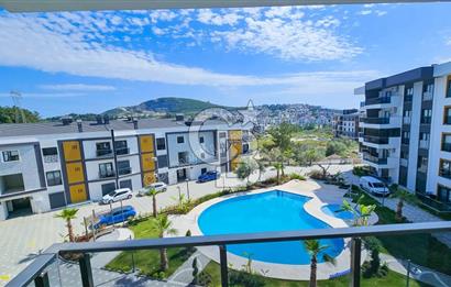 Kuşadası'nda Havuzlu Site İçerisinde Kapalı Mutfak 3+1 Sıfır Daire