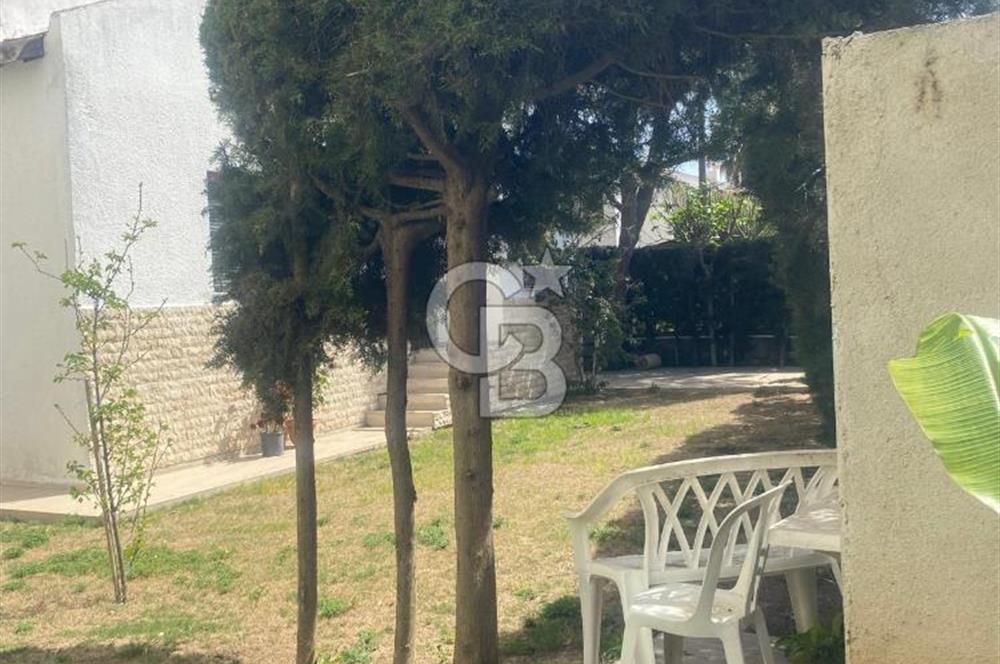 ÇEŞME Ilıca da Satılık  Muhteşem Konumda 5+1 Villa