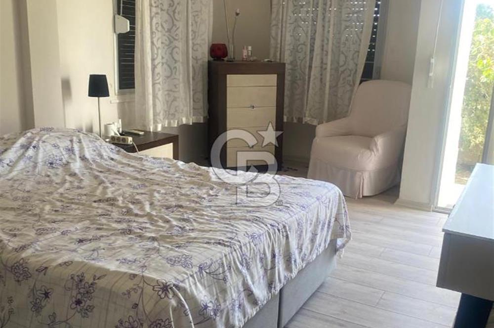 ÇEŞME Ilıca da Satılık  Muhteşem Konumda 5+1 Villa