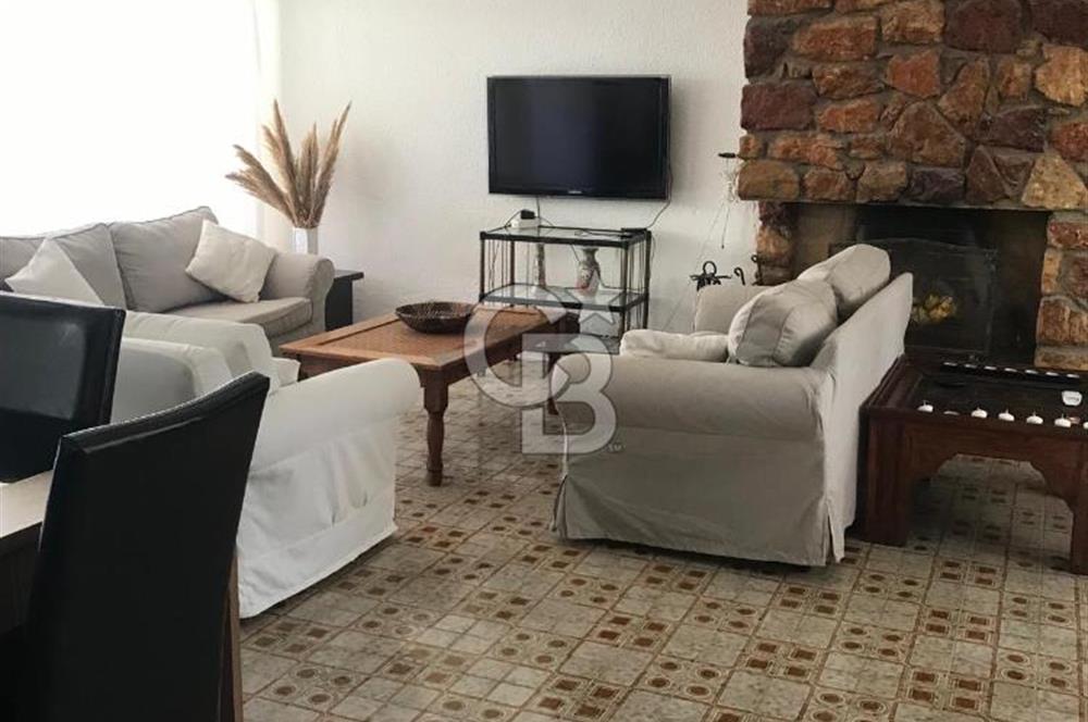 ÇEŞME Ilıca da Satılık  Muhteşem Konumda 5+1 Villa