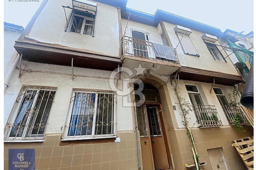 Gazi Kemal Paşa Mahallesinde 2 Katlı 3+1 Satılık Rum Evi
