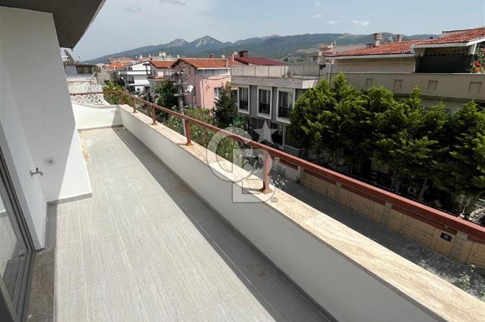 İzmir Güzelbahçe'de 4+1 Triplex Satılık Lüks Villa