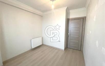 Ataşehir Esatpaşa'da Temiz ve Bakımlı KİRALIK 2+1 Daire