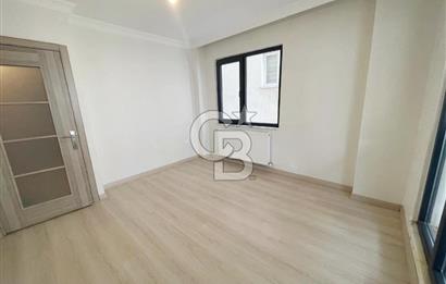 Ataşehir Esatpaşa'da Temiz ve Bakımlı KİRALIK 2+1 Daire