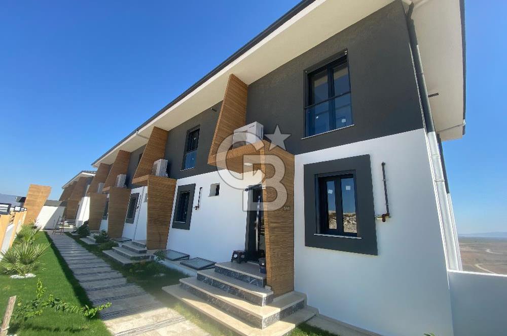 Menemen Villakent'te Havuzlu Butik Sitede 4+2 Satılık Villa