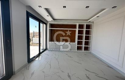 Menemen Villakent'te Havuzlu Butik Sitede 4+2 Satılık Villa