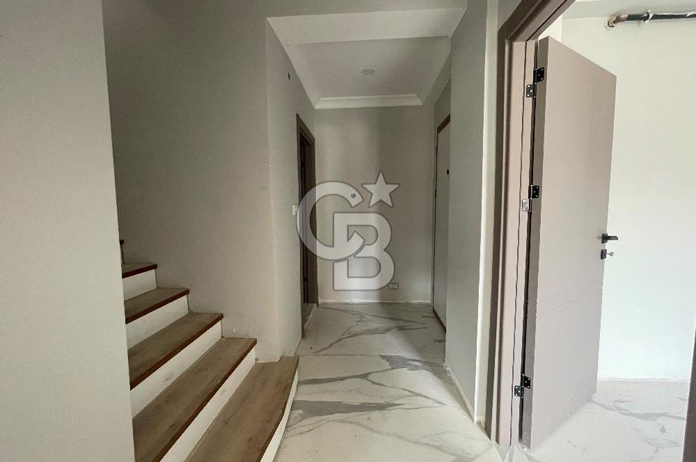 KOCAELİ BAŞİSKELE'DE DENİZ MANZARALI 3+1 ÇATI DUBLEKS DAİRE