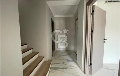 KOCAELİ BAŞİSKELE'DE DENİZ MANZARALI 3+1 ÇATI DUBLEKS DAİRE