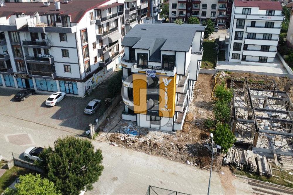 KOCAELİ BAŞİSKELE'DE DENİZ MANZARALI 3+1 ÇATI DUBLEKS DAİRE