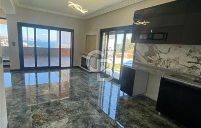 Yenifoça donatkent'de satılık 4+1 ultra lüks villa