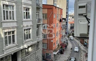 Taksim Ömer Hayyam Cad. Üzeri Satılık 2+1 Daire