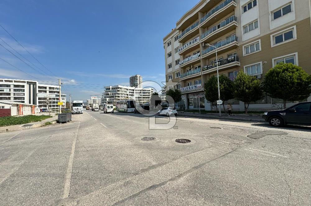 BORNOVA KURUMSAL MARKET KİRACILI 1349 M2 SATILIK DÜKKAN MAĞAZA