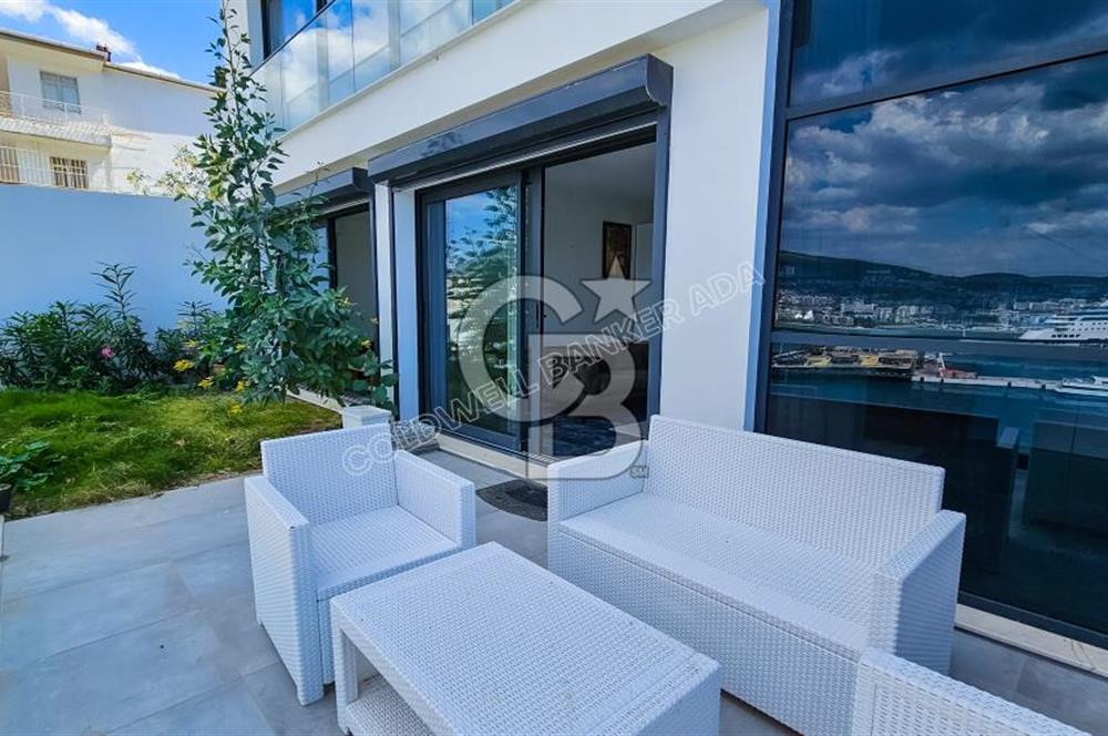 Denizle Bütünleşen Ev Kuşadası Liman Manzaralı Satılık 4+1 Villa