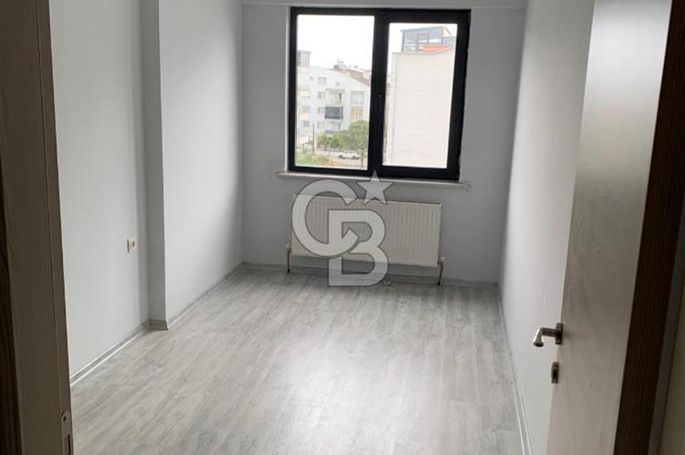 LAPSEKİ'DE YENİ KORDON'DA BOĞAZ MANZARALI 2+1 SATILIK DAİRE