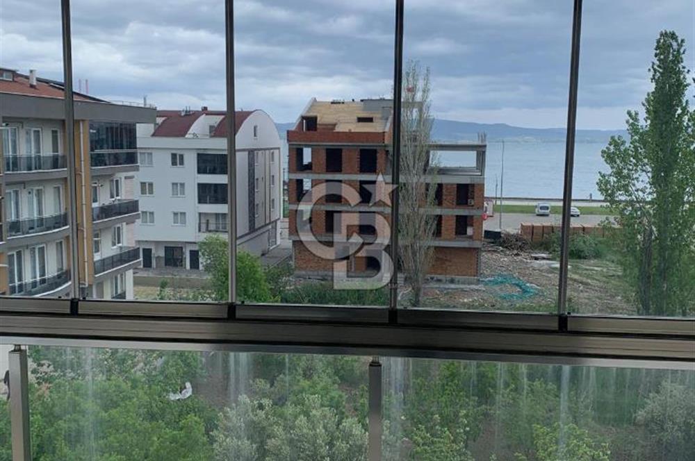 LAPSEKİ'DE YENİ KORDON'DA BOĞAZ MANZARALI 2+1 SATILIK DAİRE