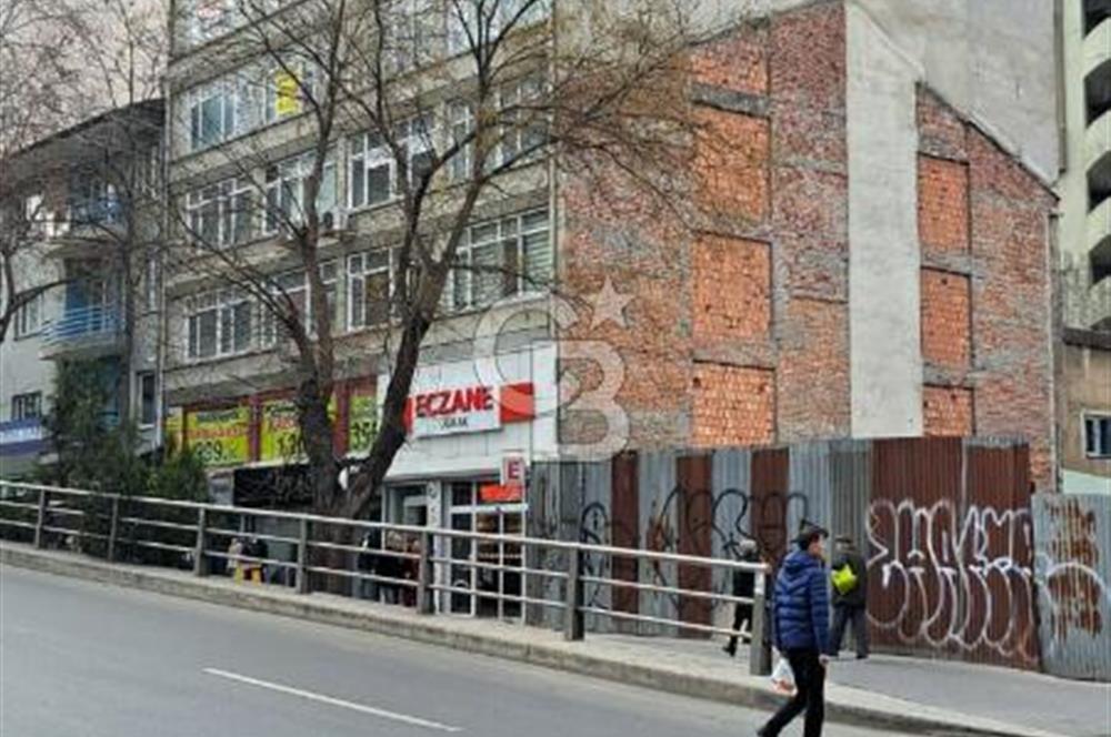 Mithatpaşa Caddesi Üzerinde Merkezi Yapılı ofis