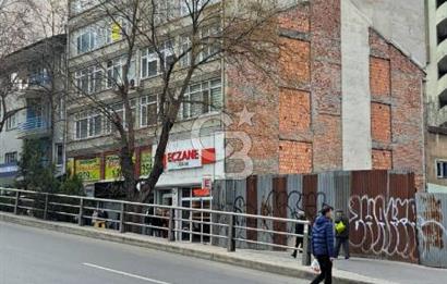 Mithatpaşa Caddesi Üzerinde Merkezi Yapılı ofis