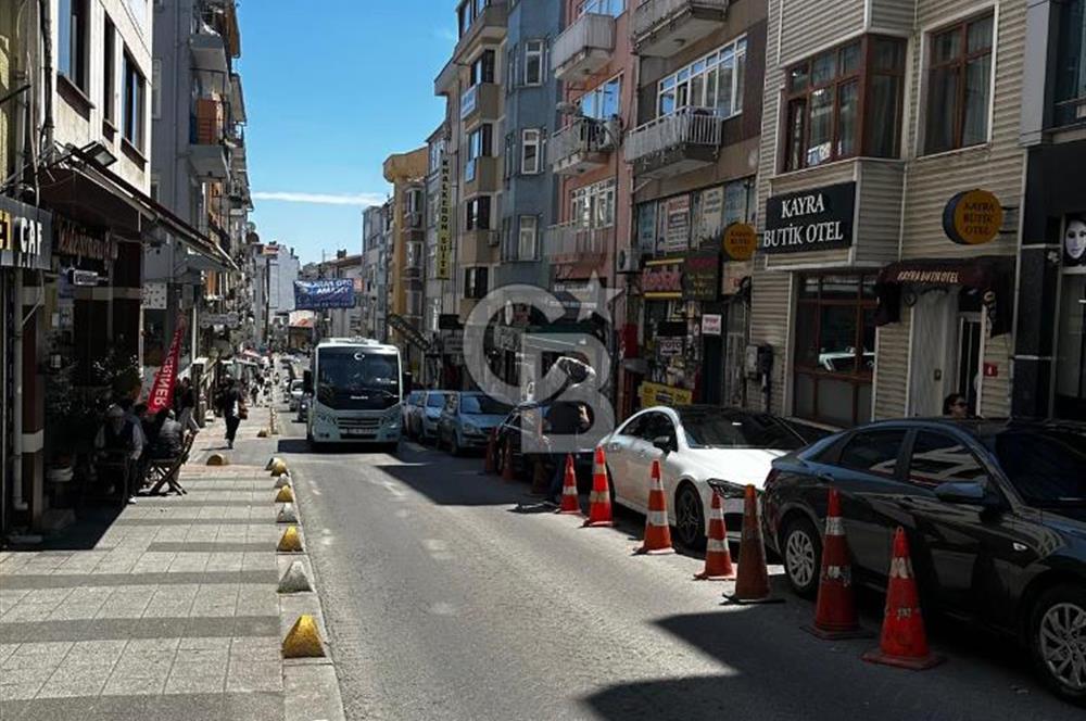 Kadıköy Merkezde Asansörlü Genç Binada Satılık 1+1 Ofis