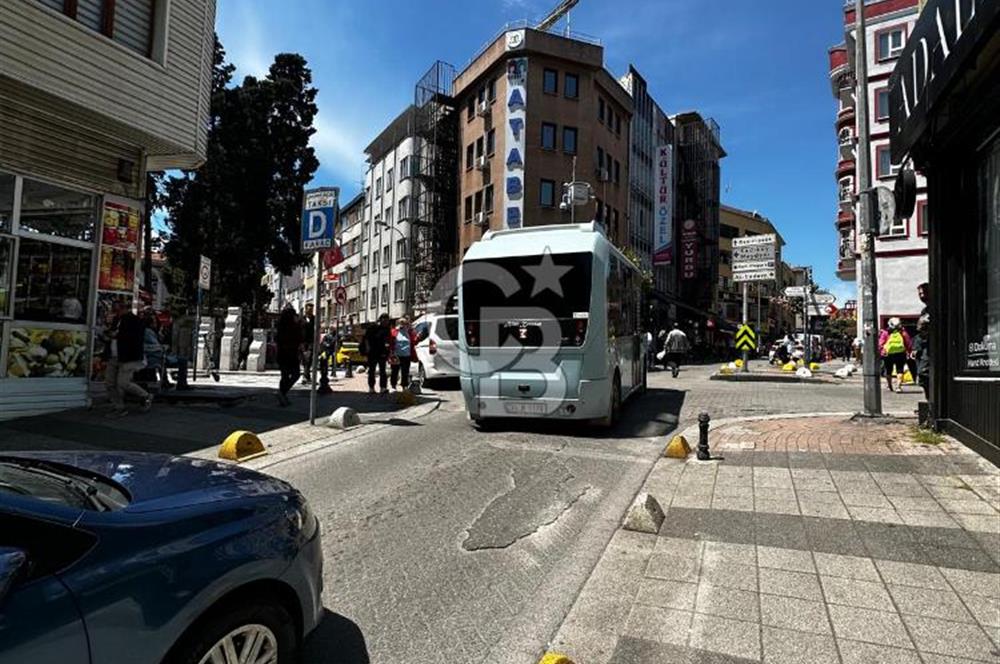 Kadıköy Merkezde Asansörlü Genç Binada Satılık 1+1 Ofis