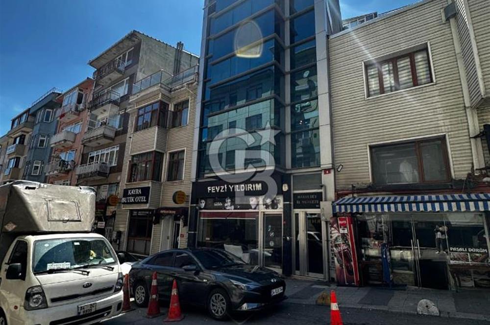 Kadıköy Merkezde Asansörlü Genç Binada Satılık 1+1 Ofis
