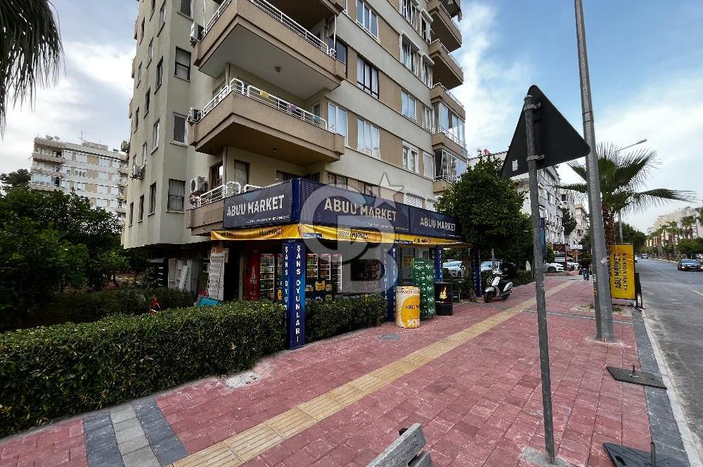 Muhteşem Lokasyonda DEVREN KİRALIK Market